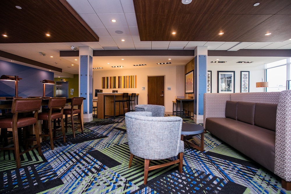 Holiday Inn Express & Suites Rehoboth Beach by IHG - photo 46