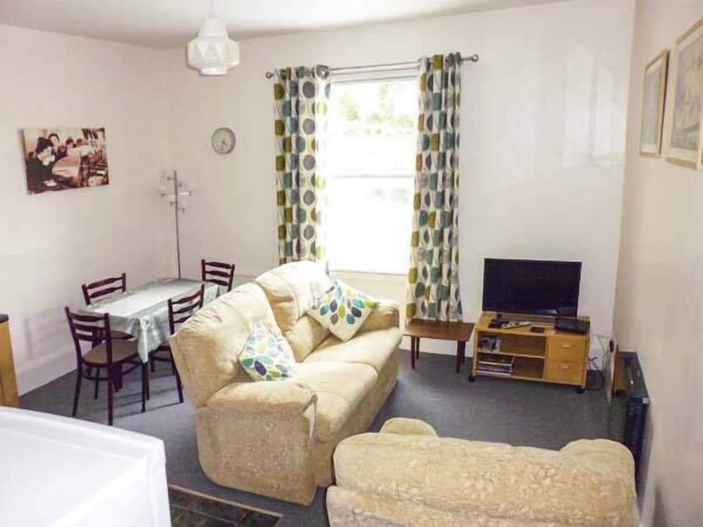 Harley Apartment 10336437 — Bishop S Castle