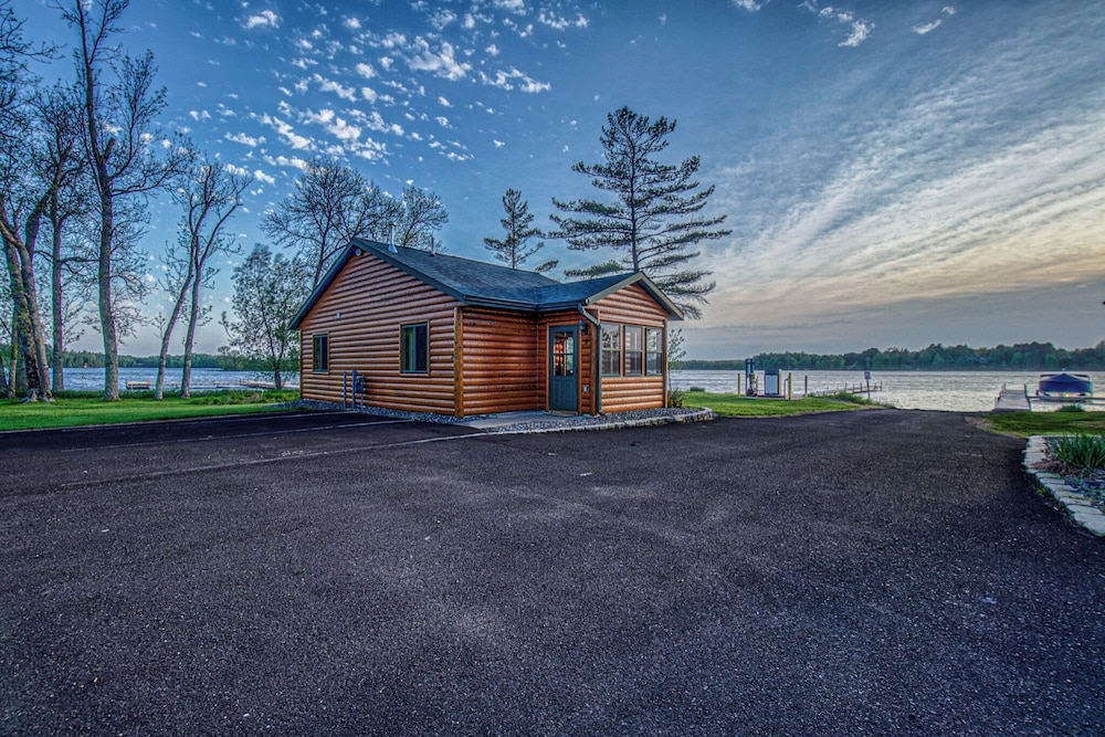 Lena's Northern Pines Resort - photo 17