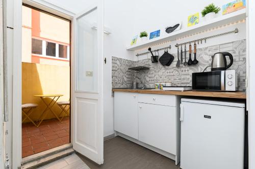 La Casina di Luigi con balcone — 4-Star Luxury Hotel in Rome, Italy