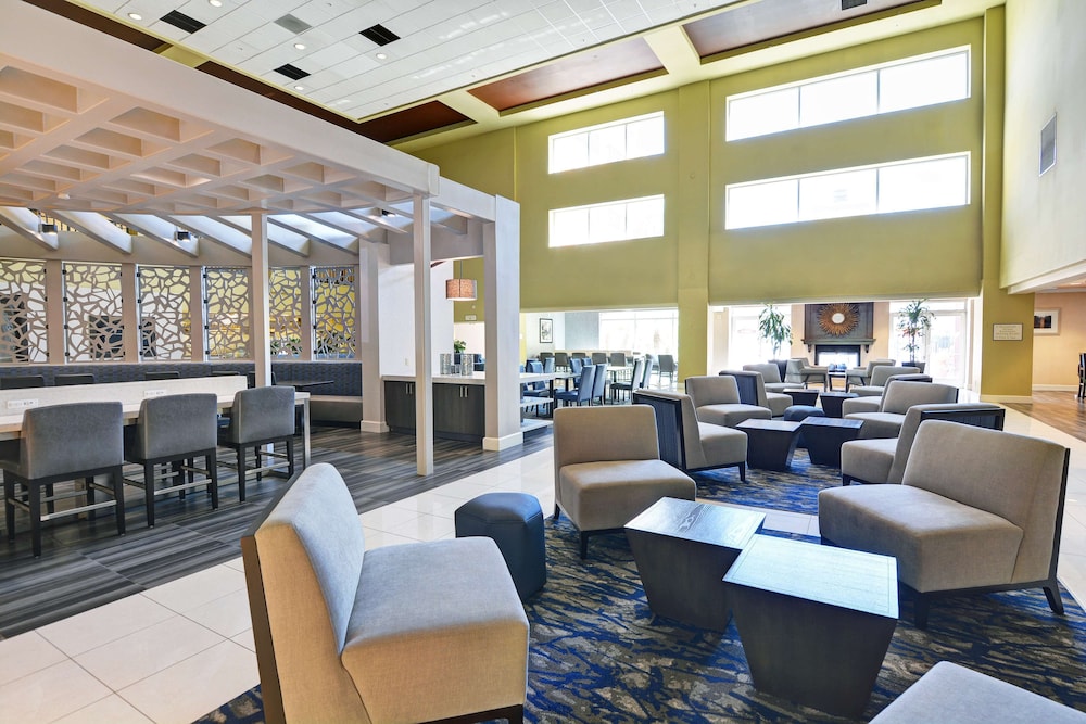 Embassy Suites by Hilton Valencia - photo 5