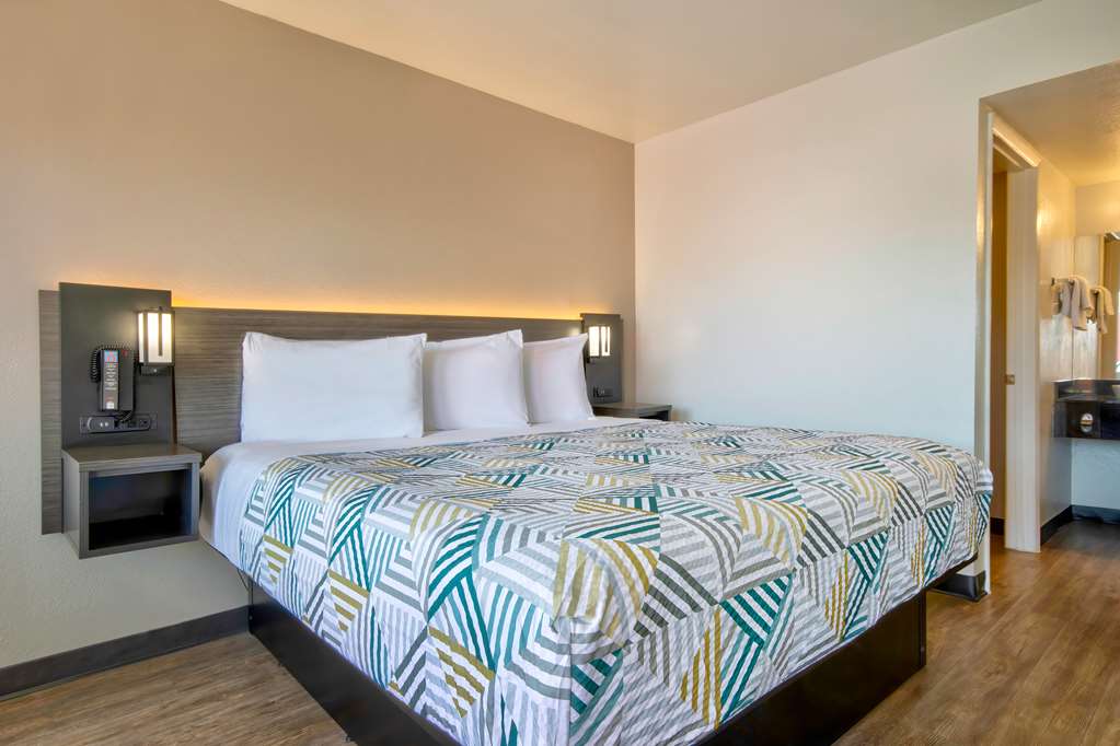 Motel 6 Albuquerque NM Carlisle - photo 9