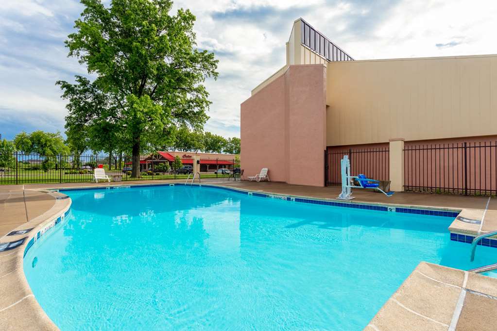 Baymont by Wyndham Elkhart - photo 11