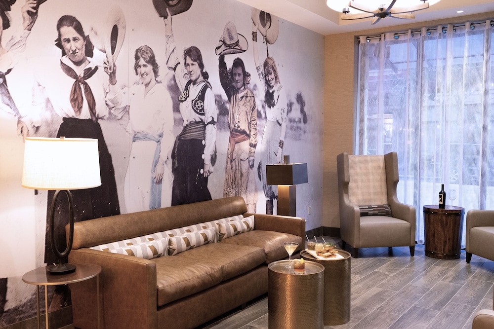 Embassy Suites by Hilton Fort Worth Downtown - photo 31