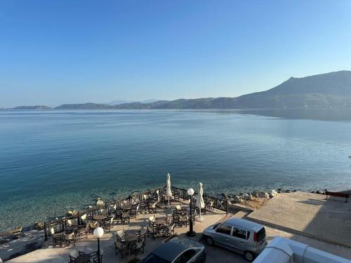 Beach Retreat in town — 4-Star Luxury Hotel in Korinthos, Greece