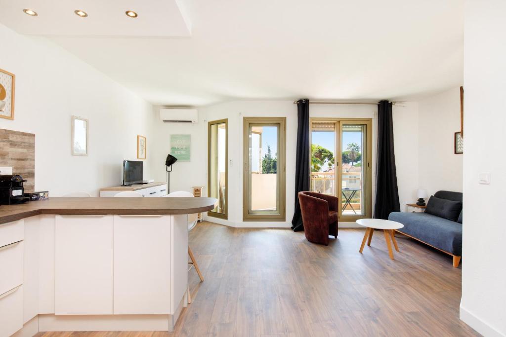 Spacieux Studio A 2 Pas De La Mer — Vallauris