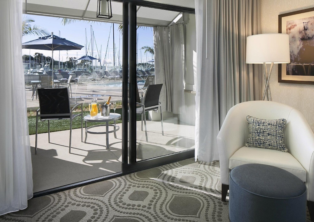 Marina del Rey Hotel - photo 13