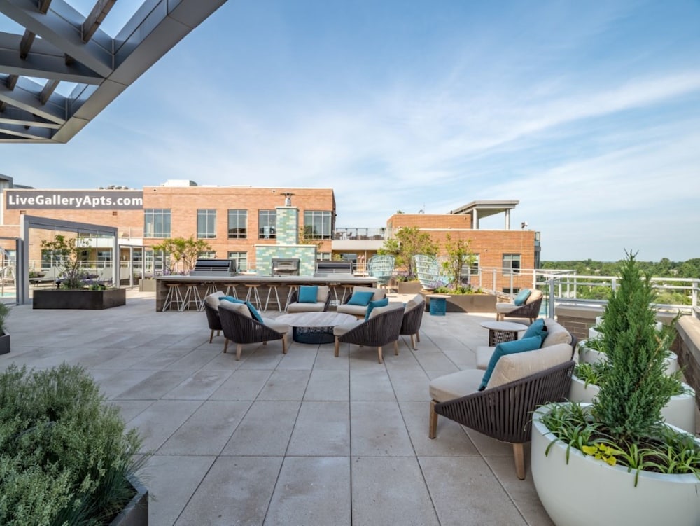 Bluebird Suites near Chevy Chase - photo 35