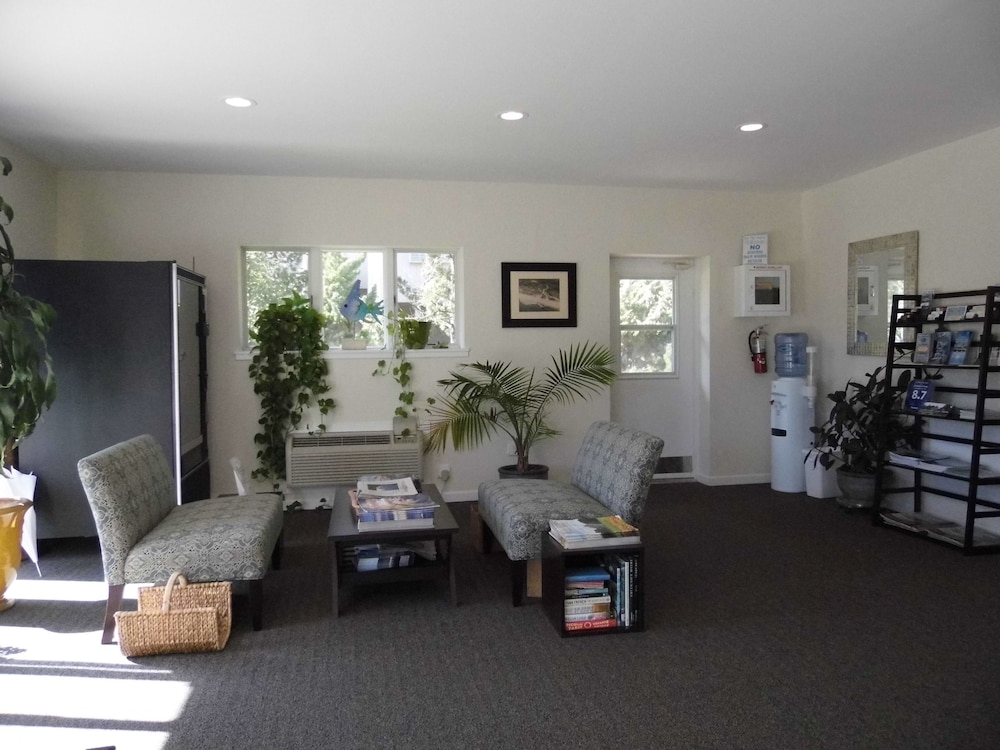 Windward Shores Ocean Resort - photo 4