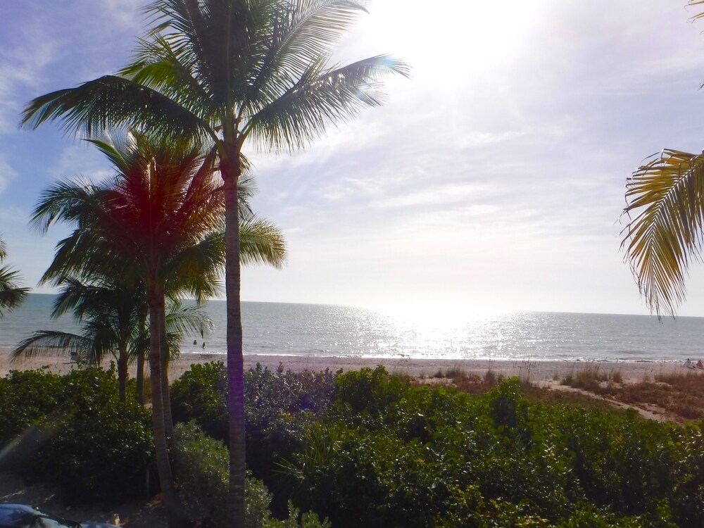 Waterside Inn on the Beach - photo 49