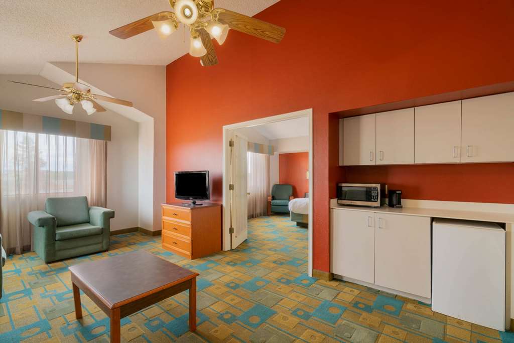 La Quinta Inn by Wyndham Cheyenne - photo 30