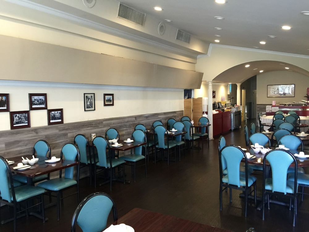 Ramada by Wyndham Torrance - photo 23