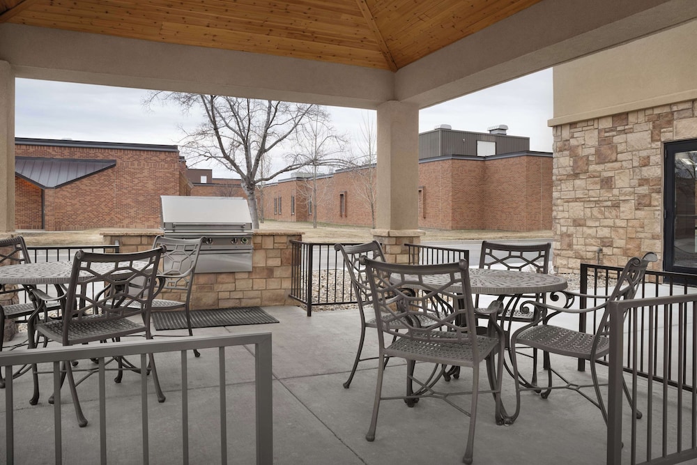 Hampton Inn & Suites Williston - photo 43