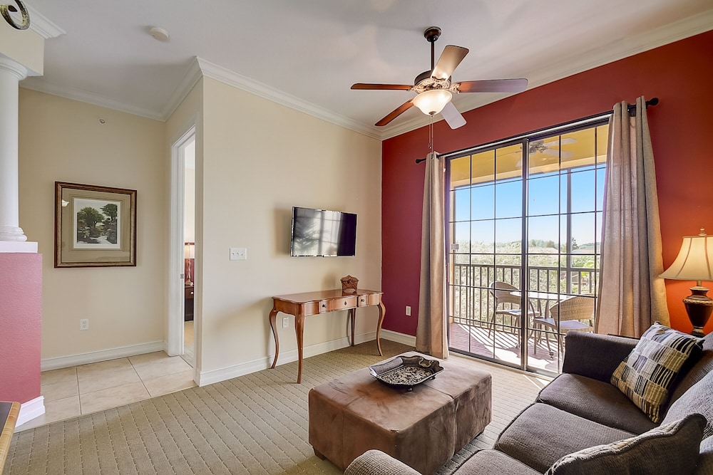 Emerald Greens Hotel Condo Resort - photo 10