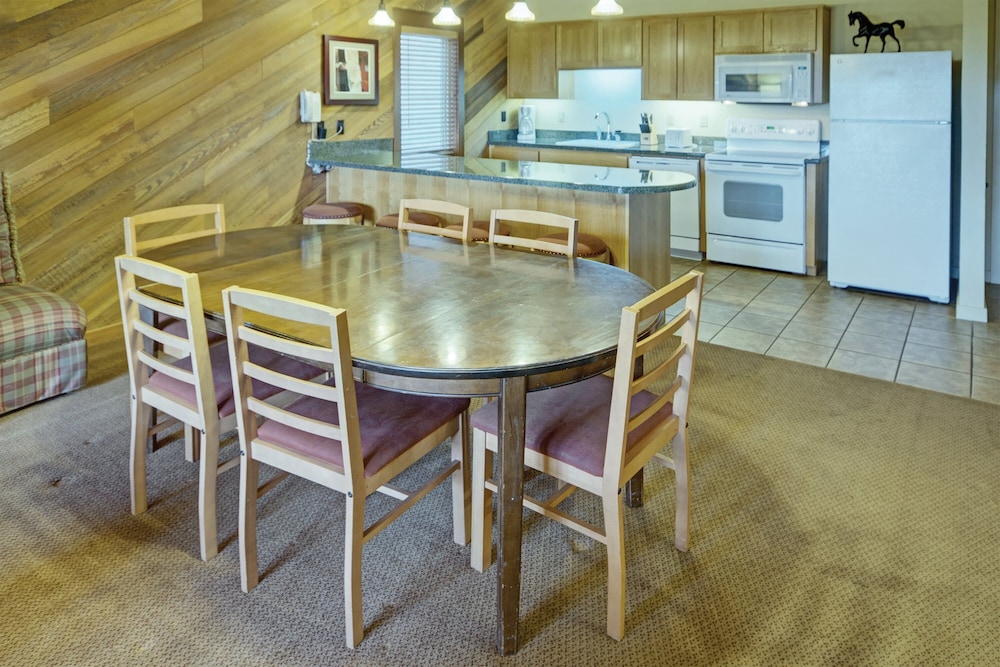 Seventh Mountain Resort - photo 20