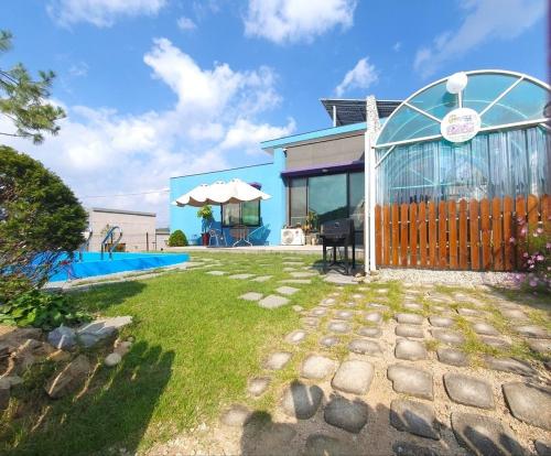 Yeoncheon Jjongi and Mary Pet Friendly Pension — 4-Star Luxury Hotel in Yeoncheon, South Korea
