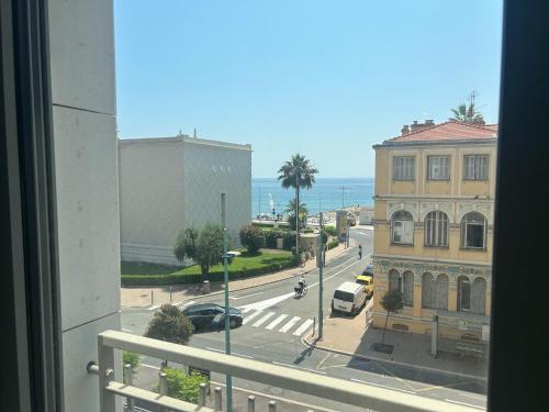 Appartement Neuf Et Equipe a Deux Pas de la Mer Et Face Au Casino En Plein Centre in Menton, France