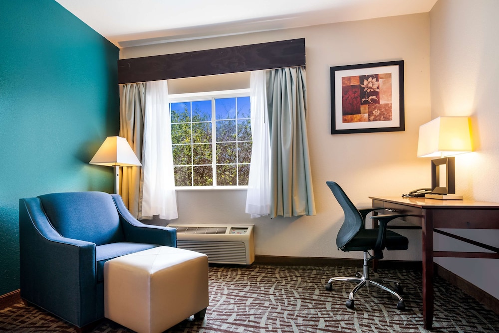 SureStay Plus Hotel by Best Western Topeka Northwest - photo 20