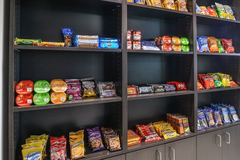 Holiday Inn Express & Suites Kansas City Lee's Summit by IHG - photo 32