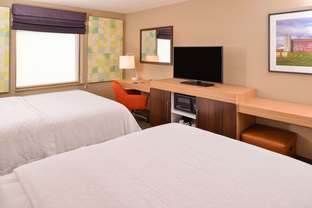 Hampton Inn York - photo 17