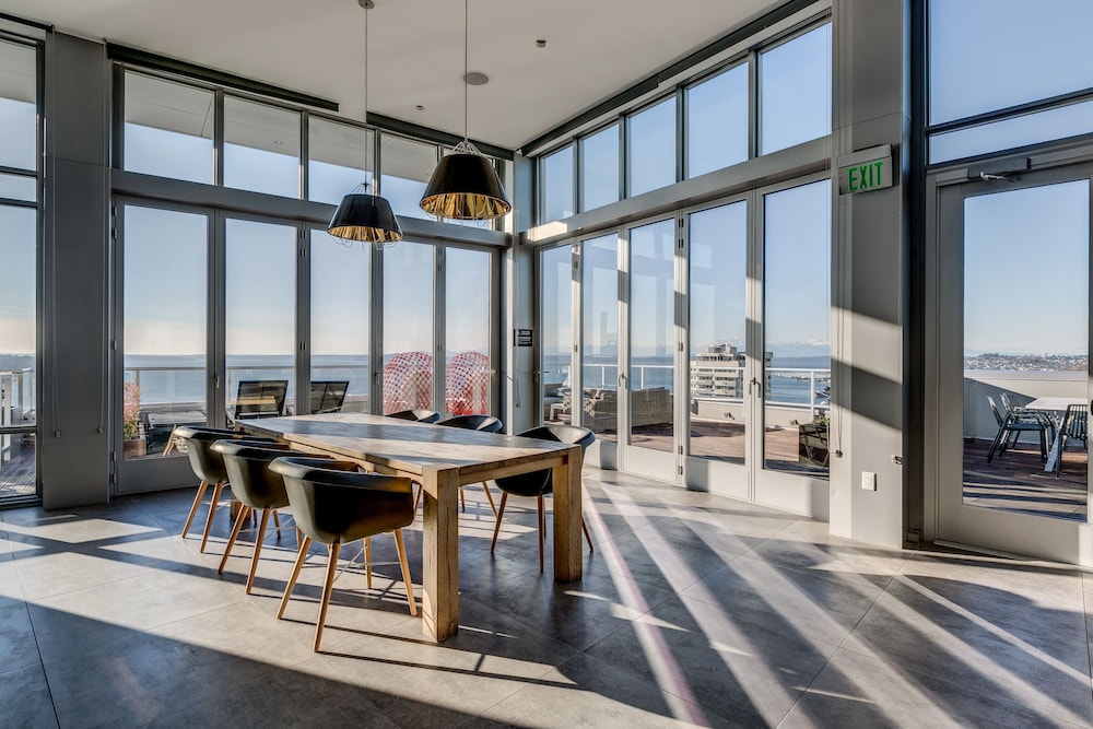 Space Needle Suites by Luxe Hubs - last minute hotel in Seattle