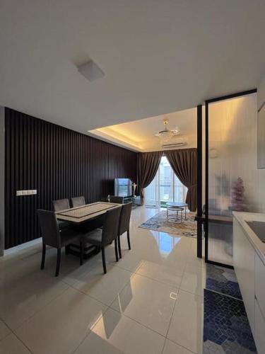 Sentral Suites Kuala lumpur By Leyla 3BR suites 8 pax — 4-Star Luxury Hotel in Kuala Lumpur, Malaysia