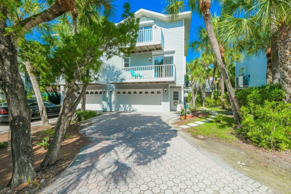 North Beach Village in Holmes Beach, United States