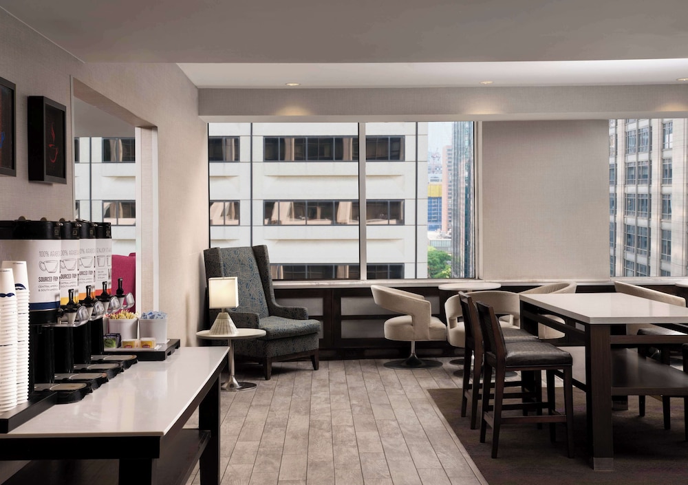 Hampton Inn Chicago Downtown Magnificent Mile - photo 26