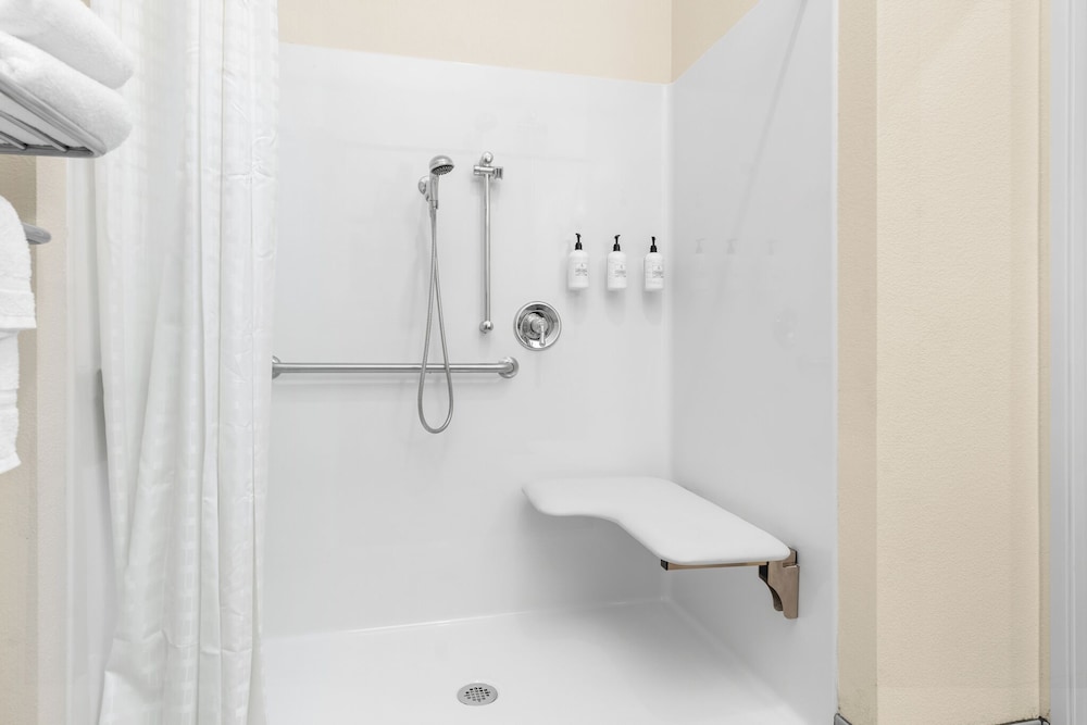 Cobblestone Hotel & Suites Lynden - photo 69