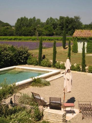 Une chapelle en soie — hotel in Taulignan