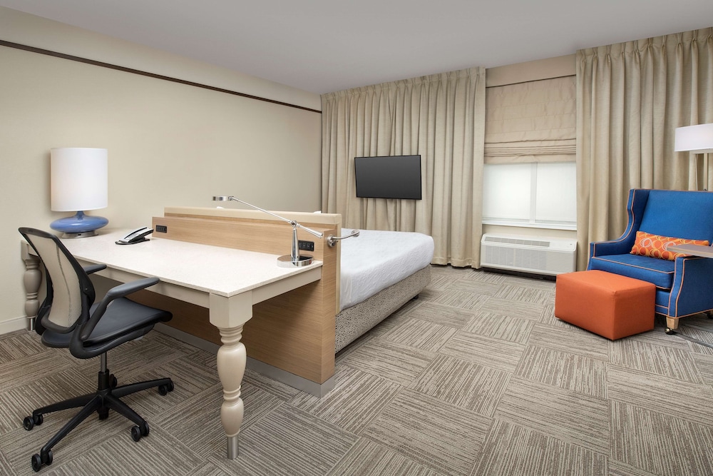 Hilton Garden Inn Charlotte Airport - photo 9