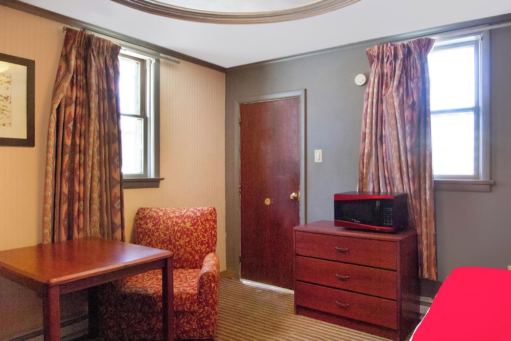 OYO Hotel Wilkes Barre East - photo 10
