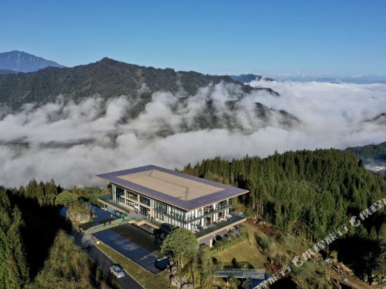 Huatian Inn Blackstone Park Table Mountain in Yucheng, People's Republic of China