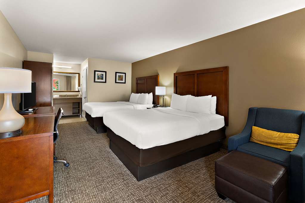 Comfort Inn & Suites Sequoia Kings Canyon - photo 21