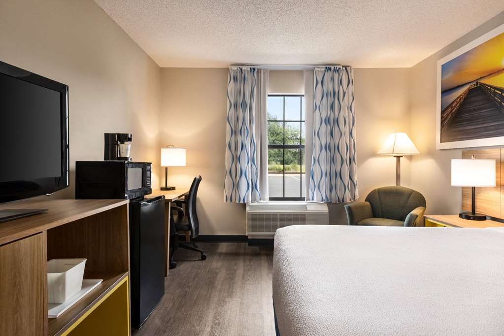 Days Inn by Wyndham Shallotte - photo 23