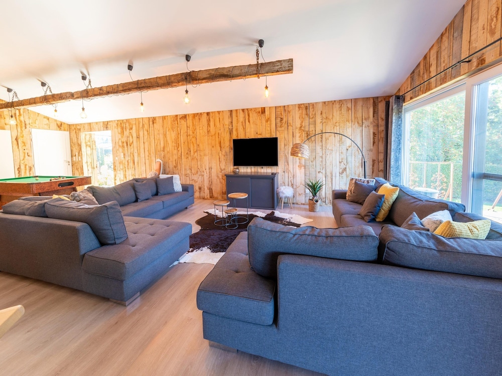 Lush Chalet Near Lake of Butgenbach — 4-Star Luxury Hotel in Bullange, Belgium