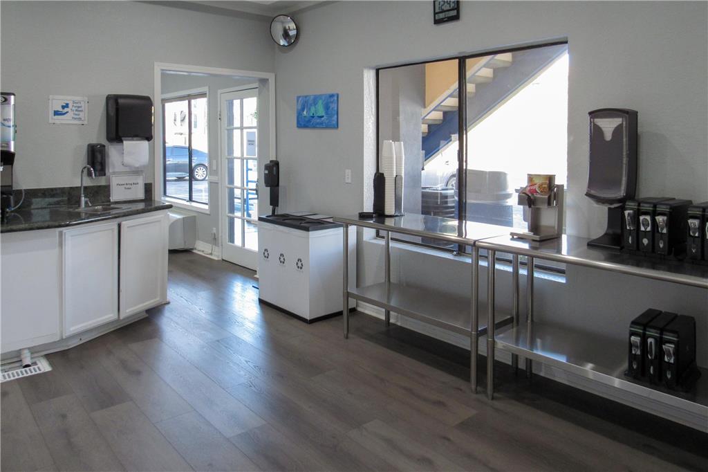 Capri Suites Anaheim - photo 23
