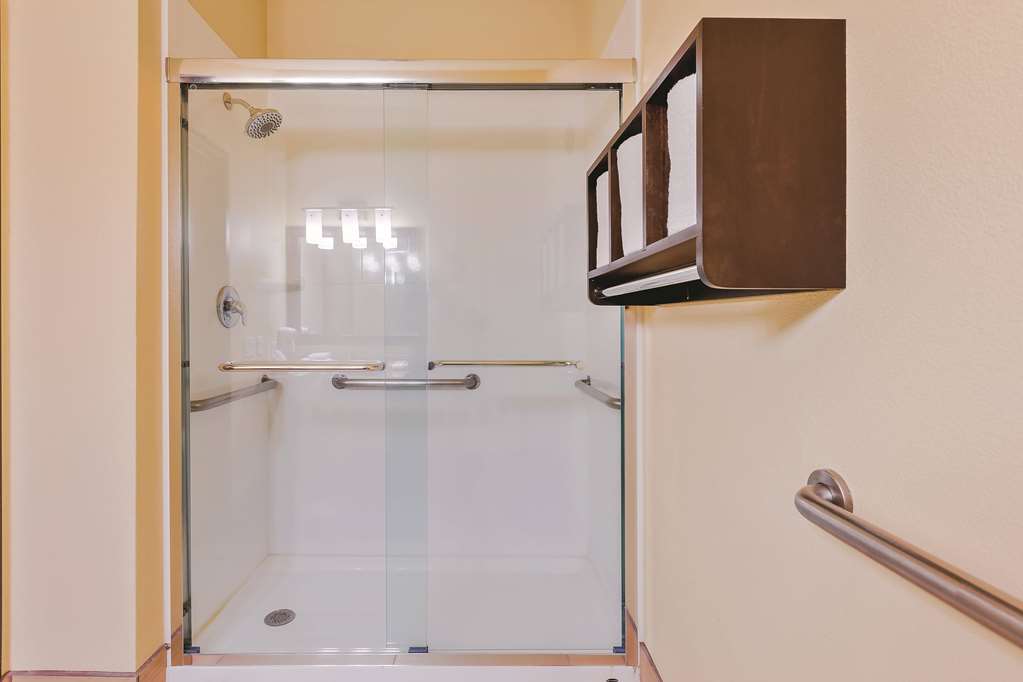 La Quinta Inn & Suites by Wyndham Boise Airport - photo 17