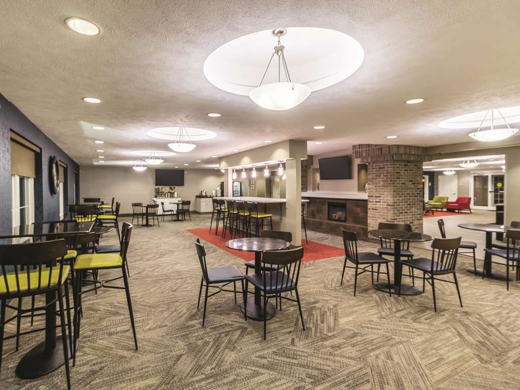 La Quinta Inn & Suites by Wyndham Fargo Medical Center - photo 31