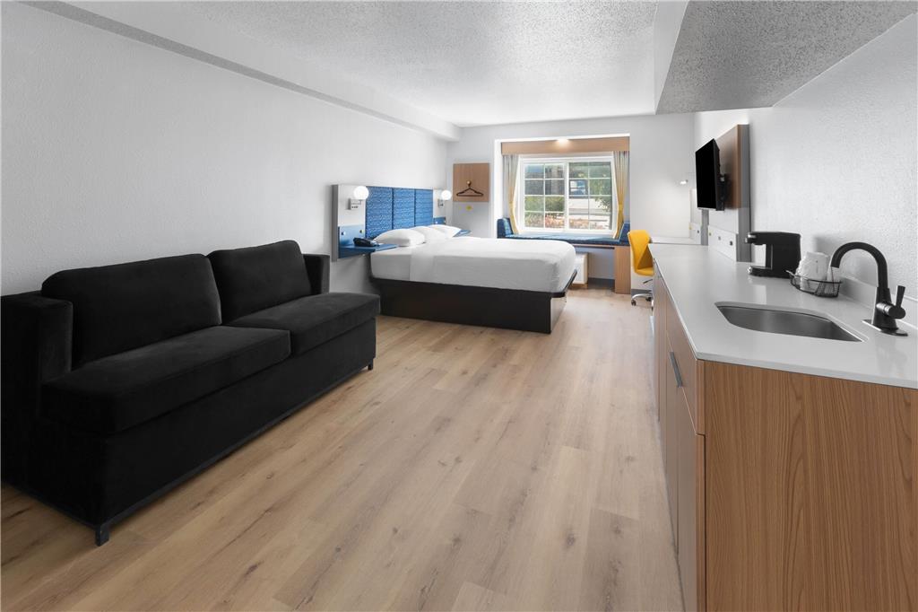 Microtel Inn & Suites by Wyndham Sioux Falls - photo 19