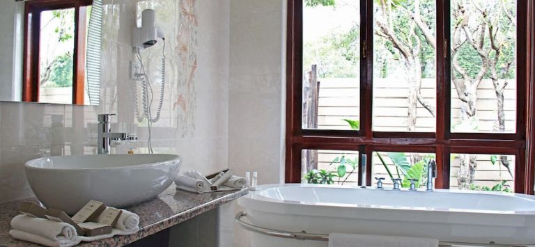 Kia Ora Lodge — 4-Star Luxury Hotel in Harare, Zimbabwe