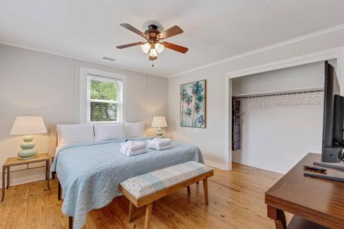 208 W Ashley Central Location 2 Mins to the Beach - photo 44
