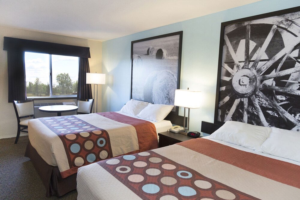 Super 8 by Wyndham Strathmore