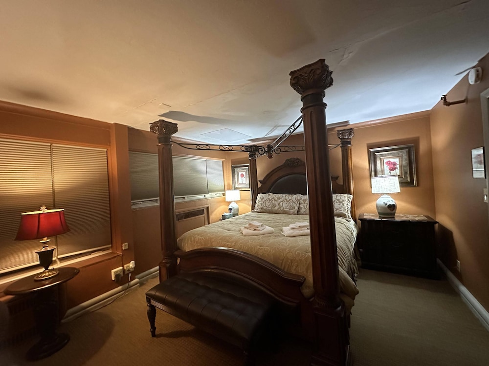 The Oaks B&B Hotel and Spiritual Center - photo 23