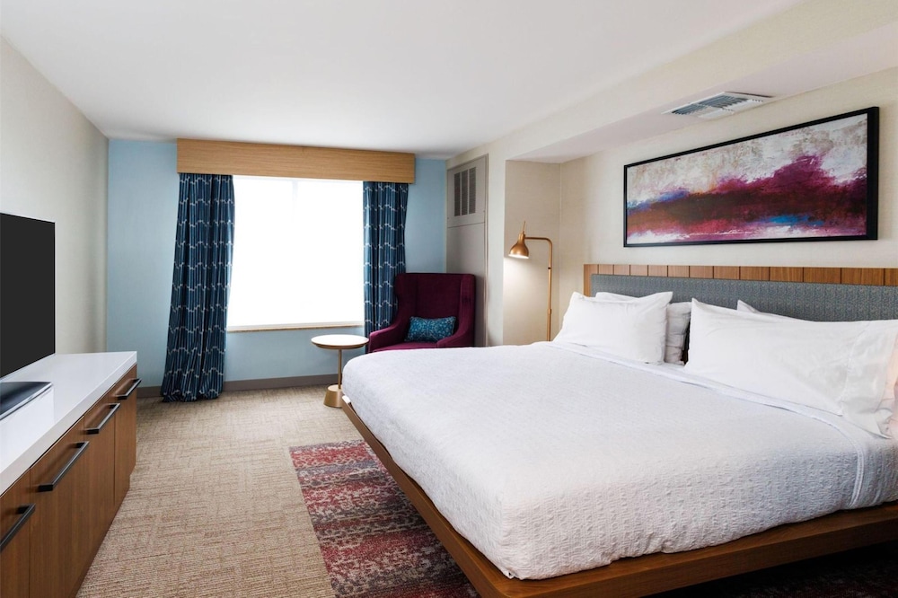 Hilton Garden Inn New York Staten Island - photo 16