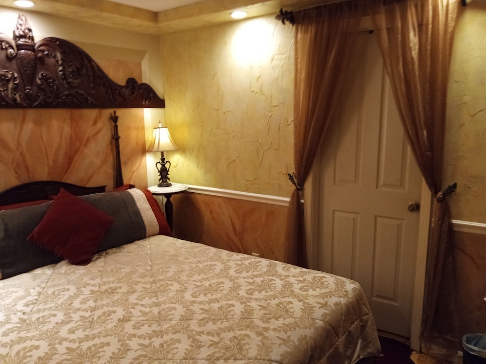 All Season's Groveland Inn - photo 24
