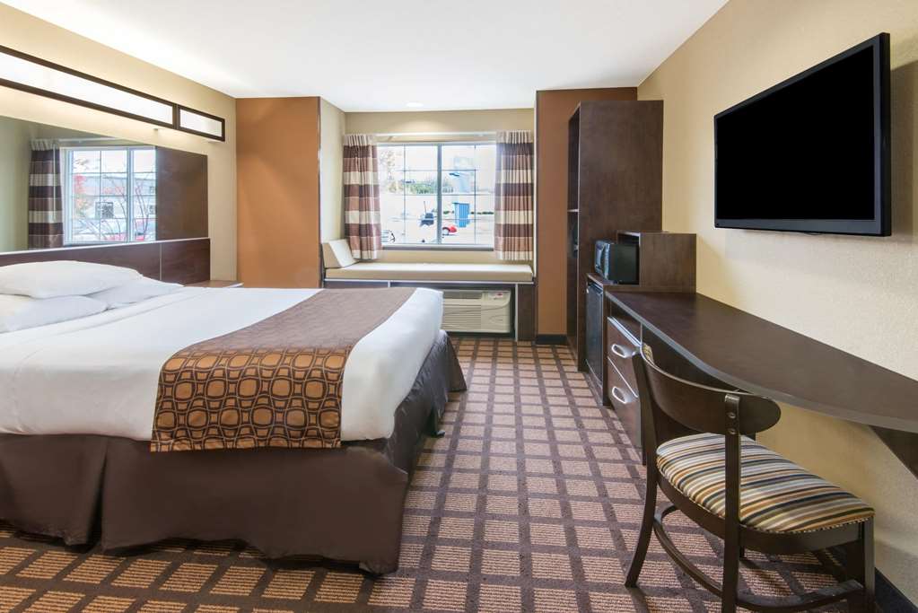 Microtel Inn & Suites by Wyndham North Canton - photo 6