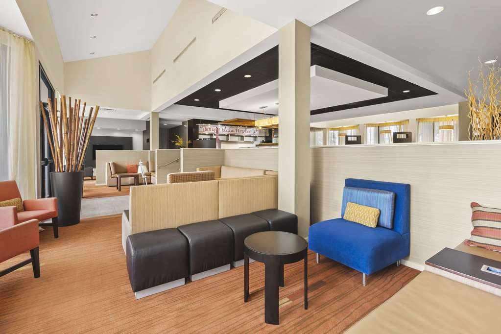 Super 8 by Wyndham Dallas Love Field Airport - photo 7