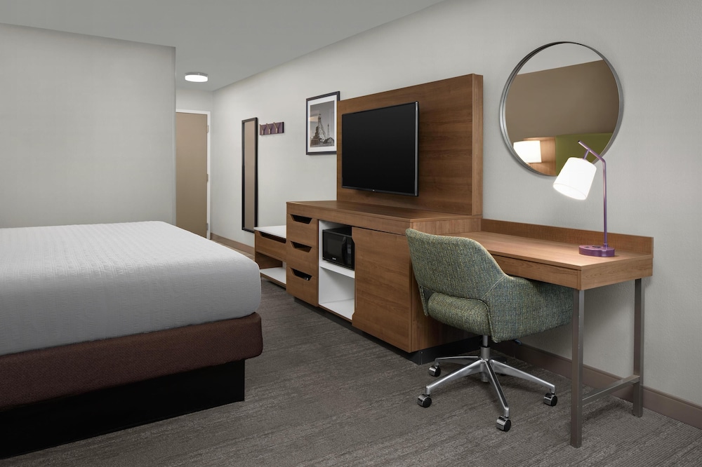 Hampton Inn Butte - photo 9