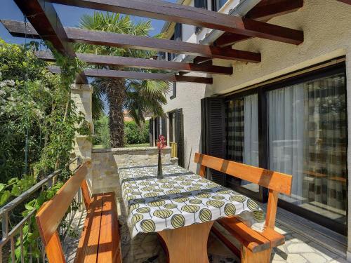 Holiday Home in Li njan with Pool near Beach — 4-Star Luxury Hotel in Liznjan, Croatia